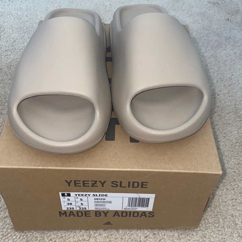 Yeezy slide pure